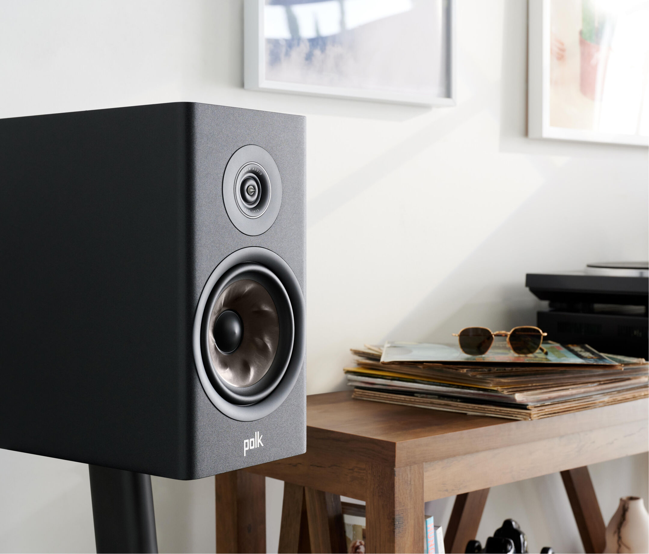 Компактная полочная акустика Polk RESERVE R100 Black