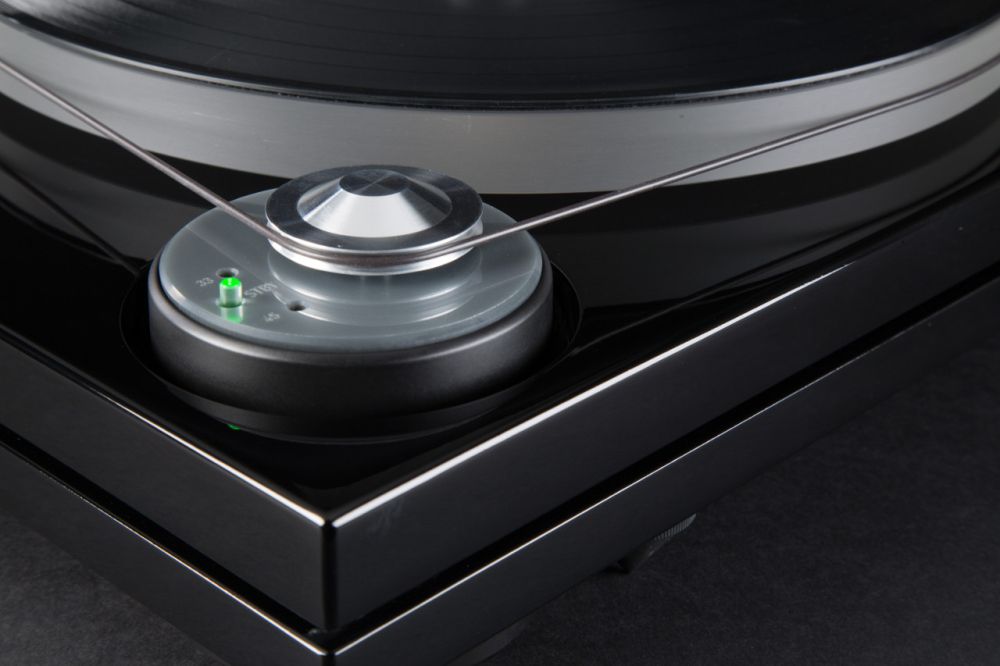 Music Hall MMF-7.3 black картридж Ortofon 2M Bronze