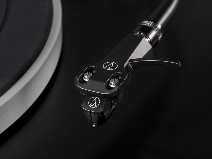 AUDIO-TECHNICA AT-LP5x Стерео виниловый проигрыватель