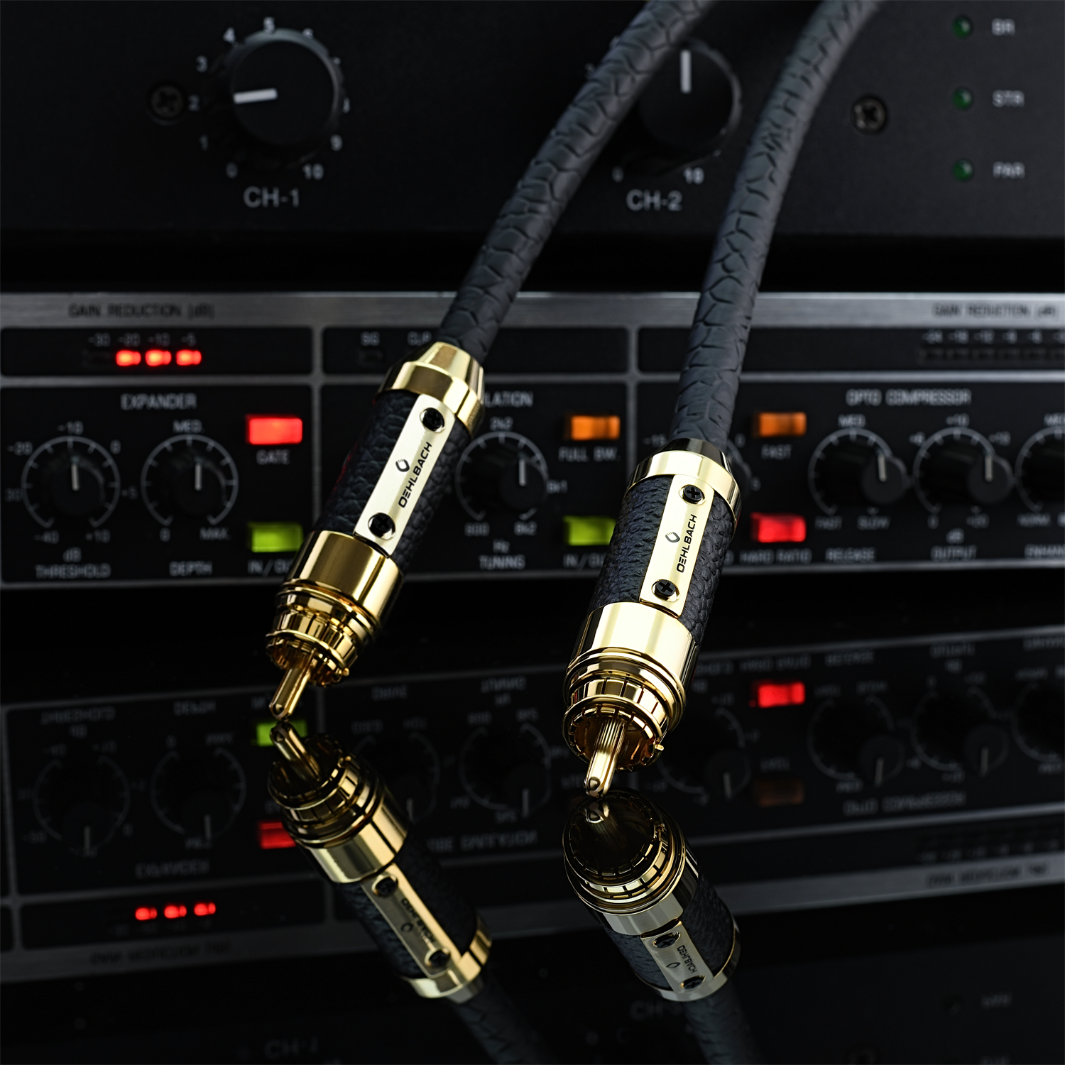 Oehlbach STATE OF THE ART XXL Black Connection Cable RCA, 2x2m gold Комплект аудиокабелей Brilliant NF с разъемом RCA D1C13836