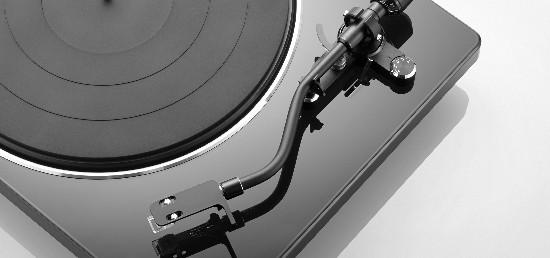 Проигрыватель виниловых пластинок Denon DP-400 White