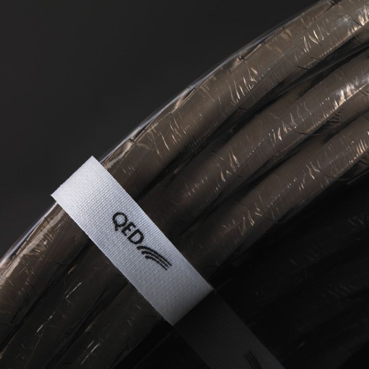 QED Supremus Speaker Cable 3.0m Terminated Pair (Banana), кабель акустический 3.0м (QE0004)