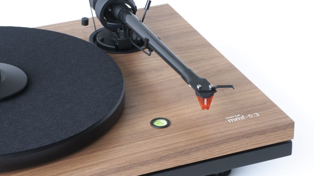 Music Hall MMF-5.3 SE walnut, картридж Ortofon 2M Bronze