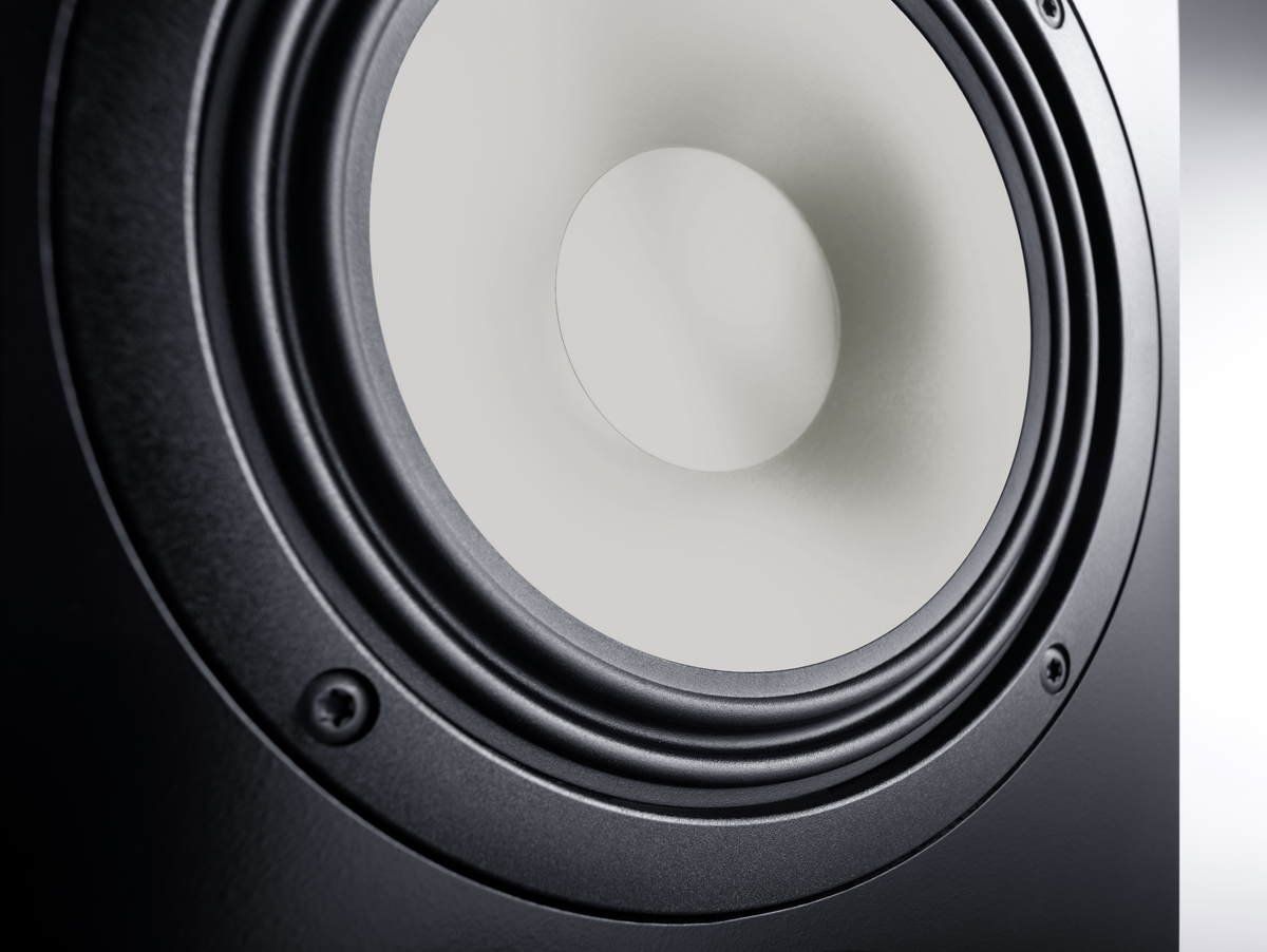 Canton GLE 70 black Напольная акустика