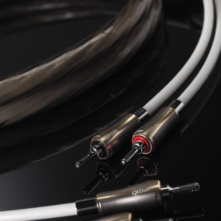 QED Supremus Speaker Cable 3.0m Terminated Pair (Banana), кабель акустический 3.0м (QE0004)