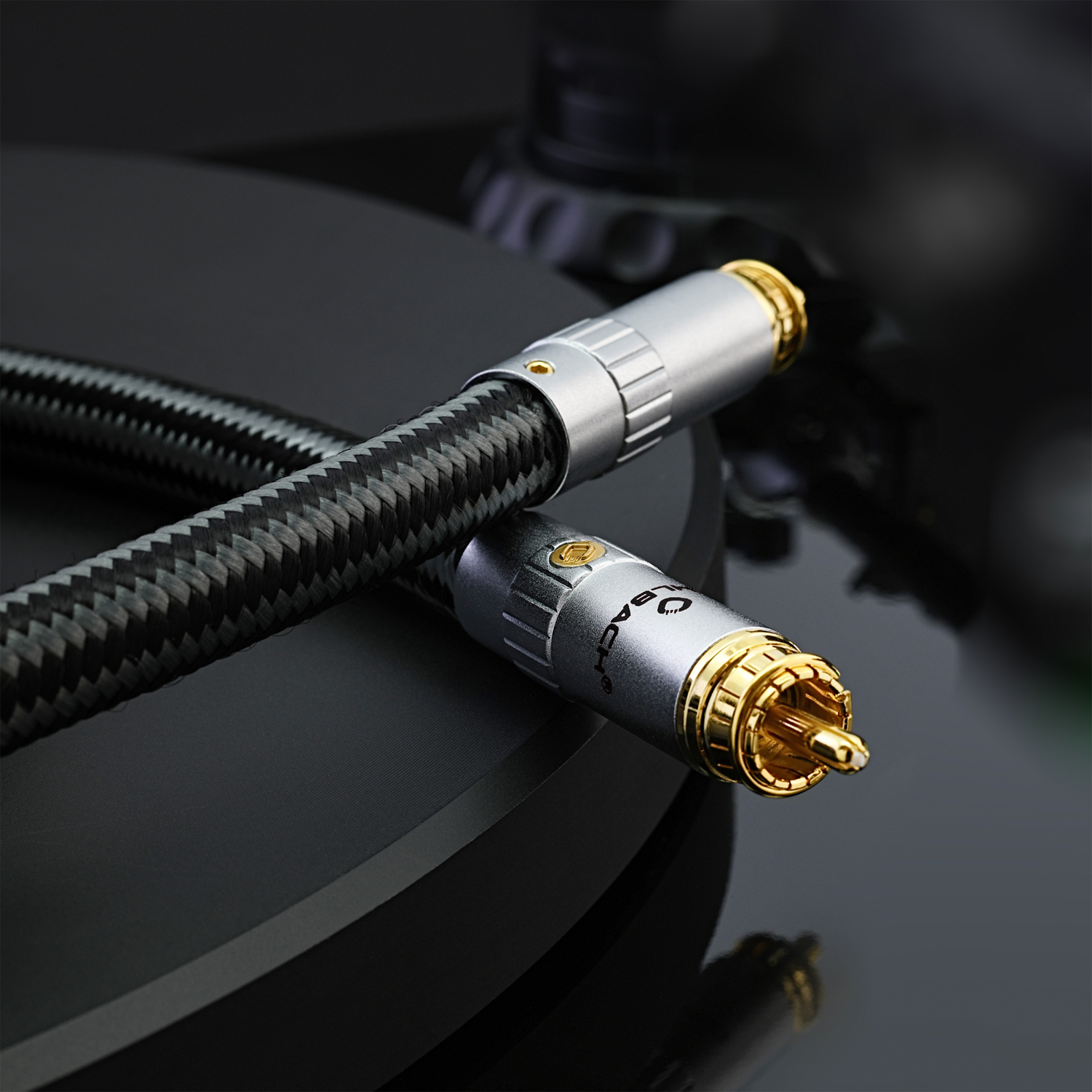 Oehlbach STATE OF THE ART XXL Cable RCA 1x6,6m gold Сабвуферный кабель D1C13306