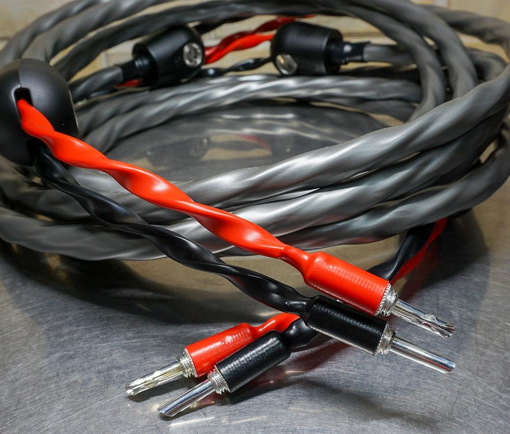 Wireworld Equinox 8 Speaker Cable 2.5m Pair (BAN-BAN) кабель акустический "банан" пр. (EQS2.5MB-8)