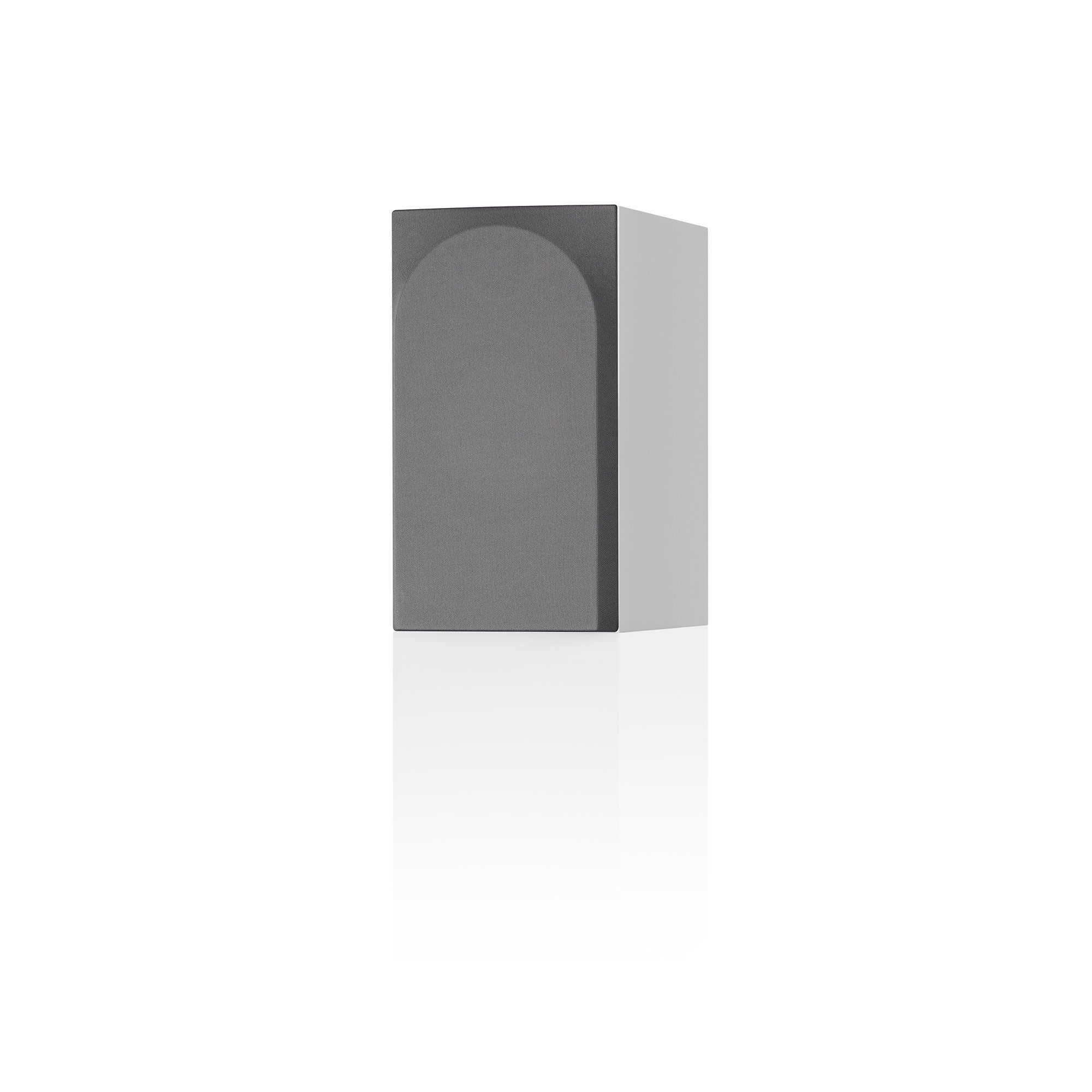 Bowers & Wilkins 706 S3 Satin White полочная АС