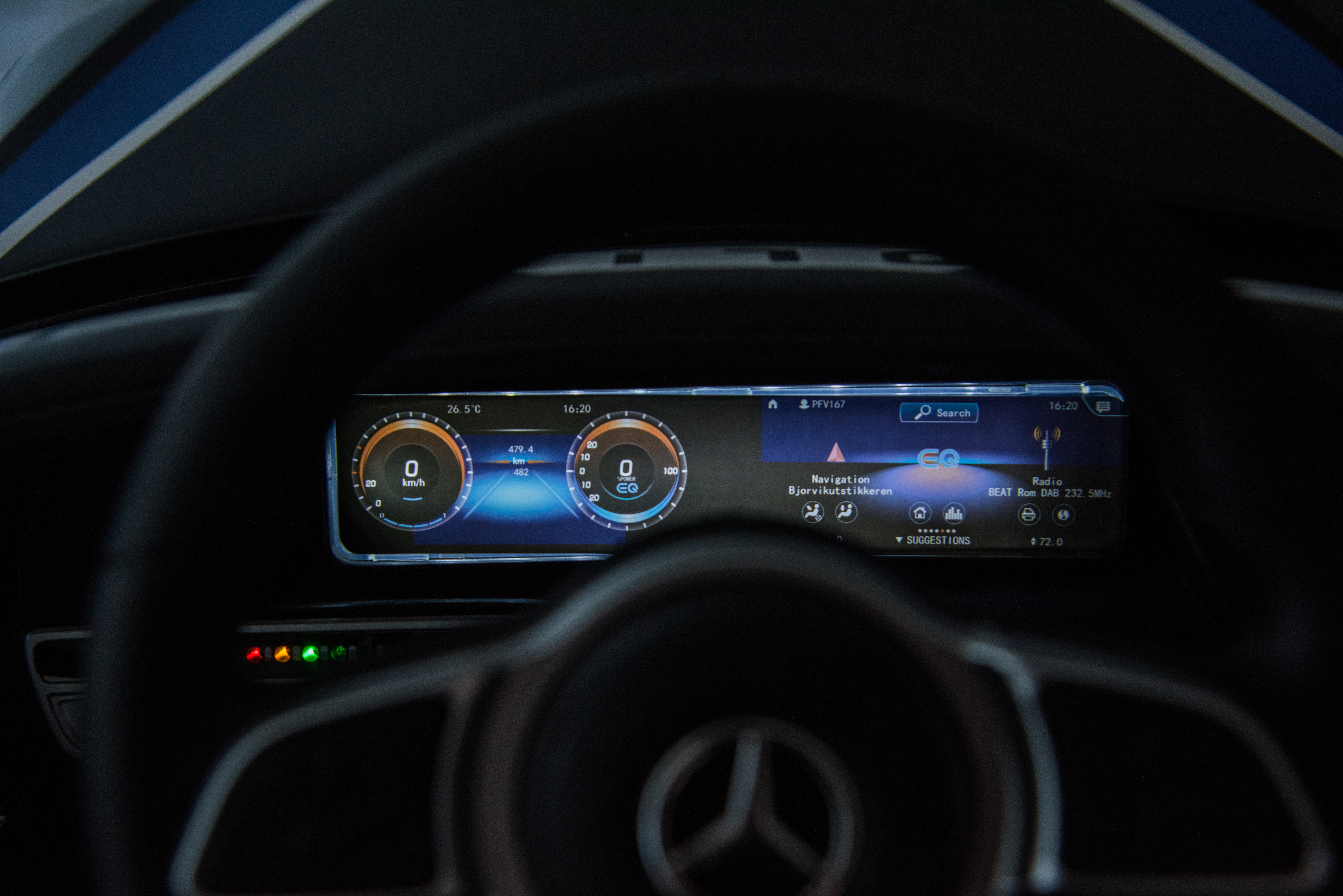 Детский электромобиль Mercedes Benz Police EQC 400 4MATIC - HL378-BLACK