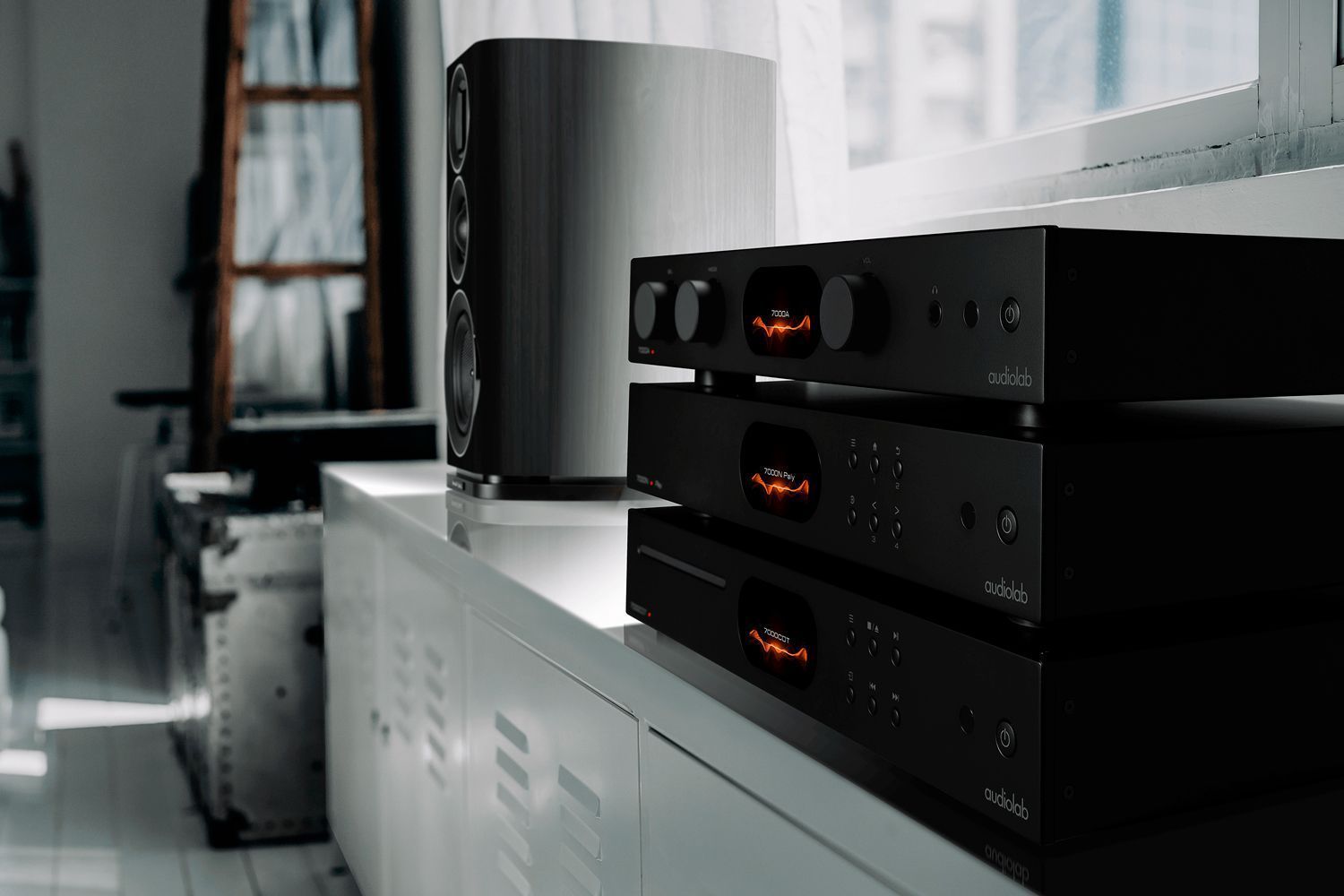 AudioLab 7000A Black интегрированный стерео усилитель