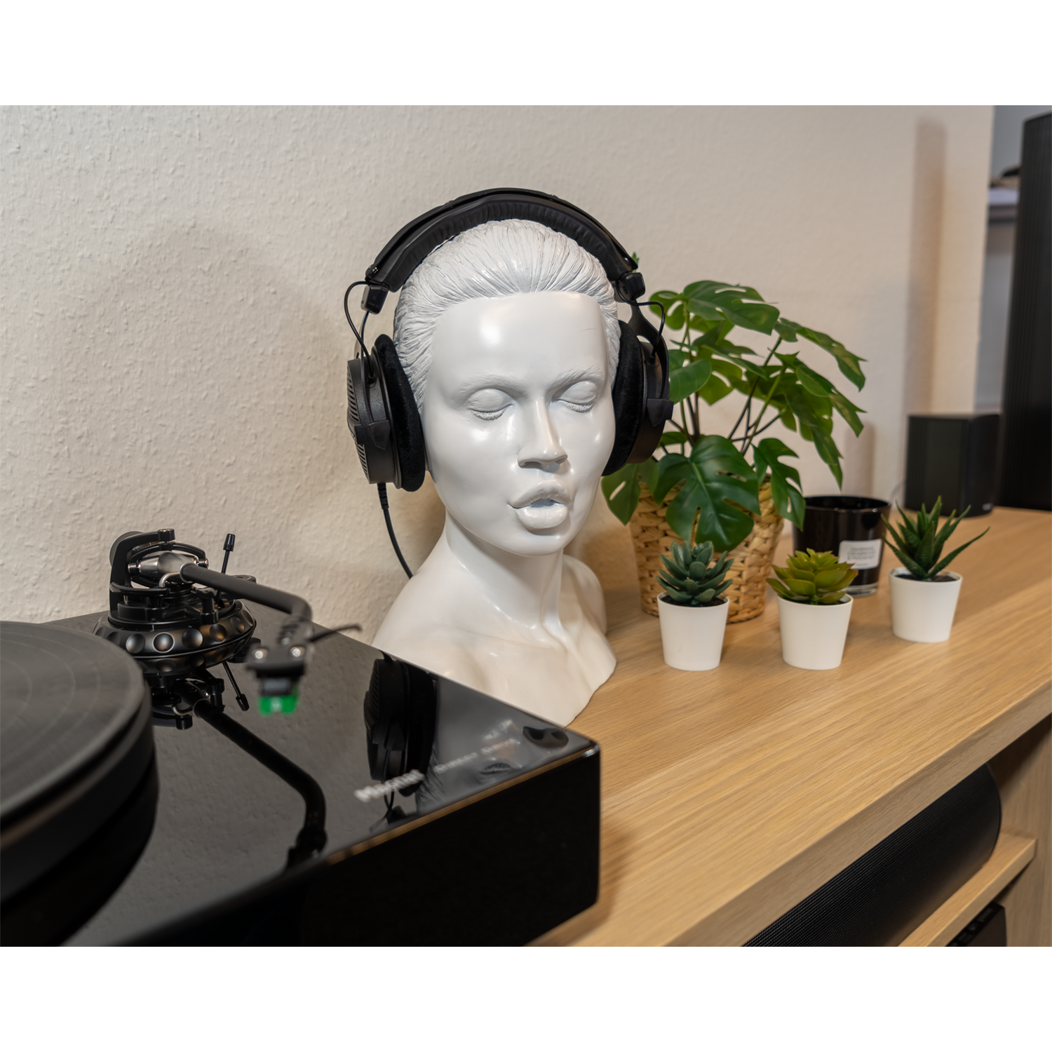 Oehlbach EXCELLENCE In Fascenatio Headphone Stand black Подставка для наушников D1C35441