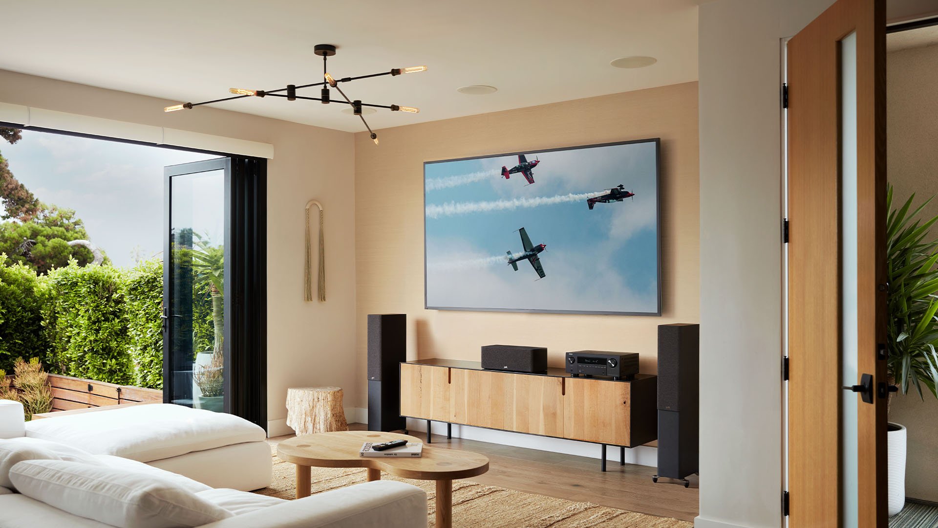 Канальный AV-усилитель Denon AVR-X2800H Black