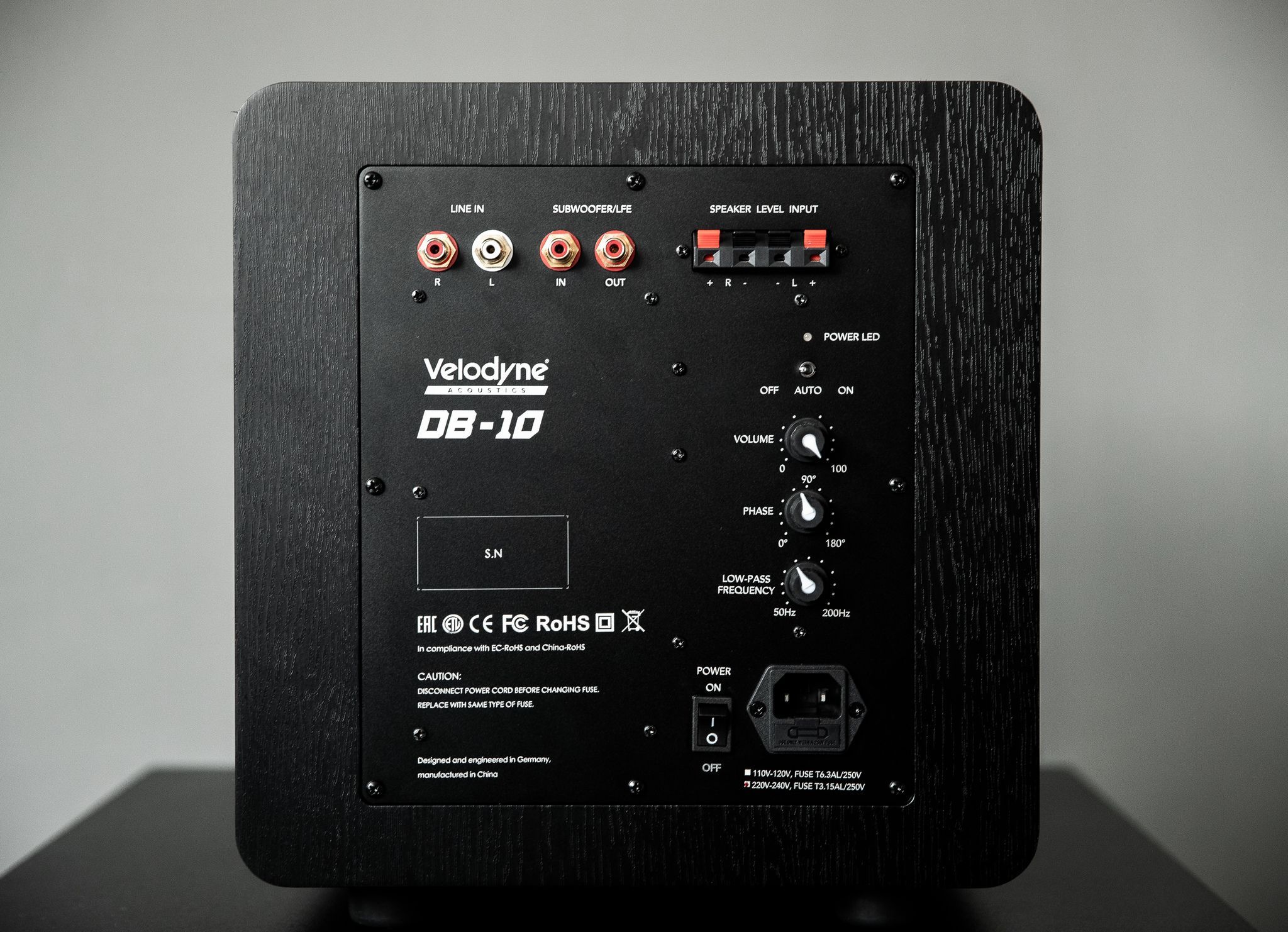 Velodyne DB-10 black активный сабвуфер